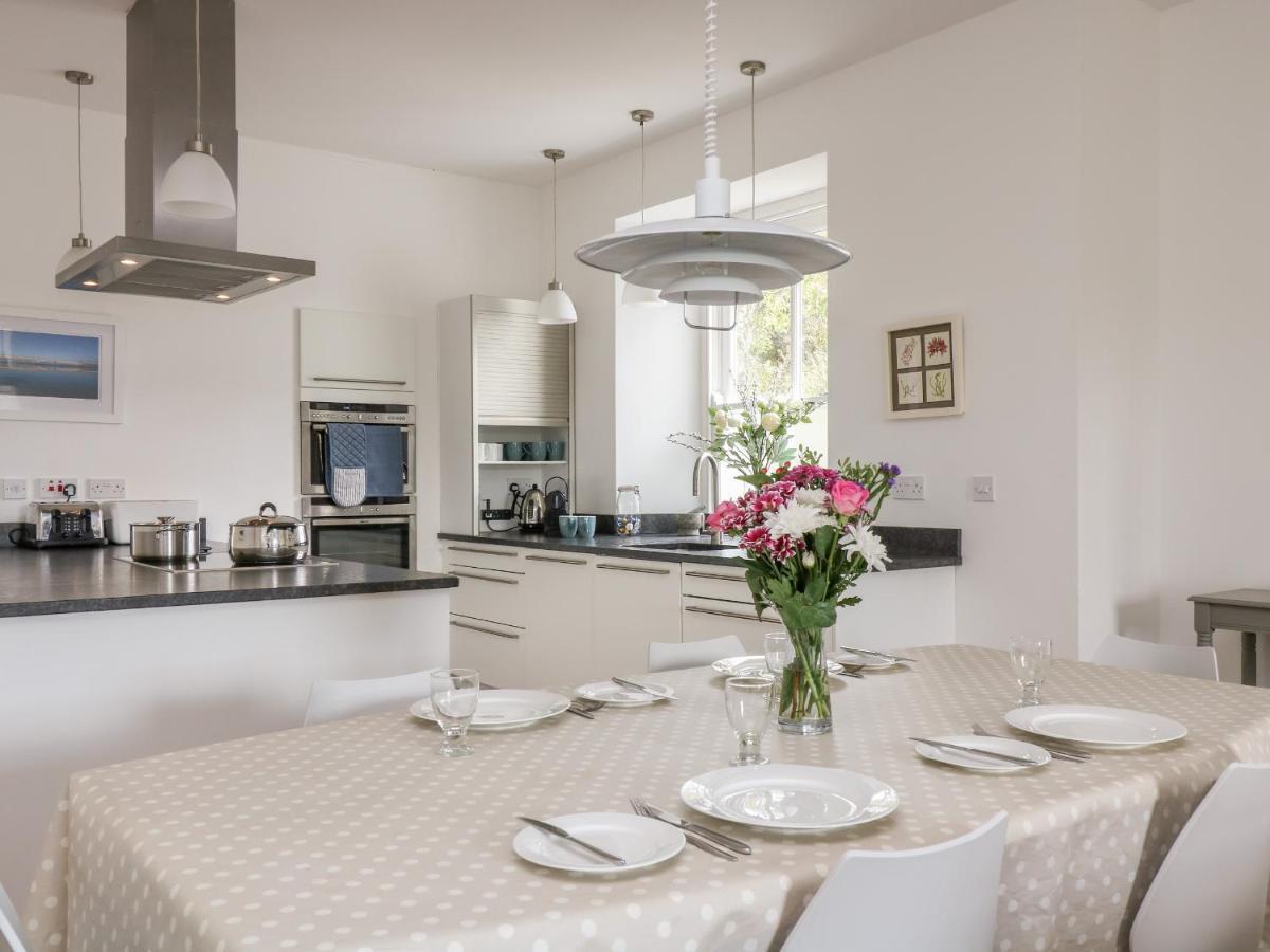The Upper Deck Apartment
